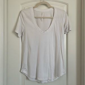 Babaton white V neck Tshirt
